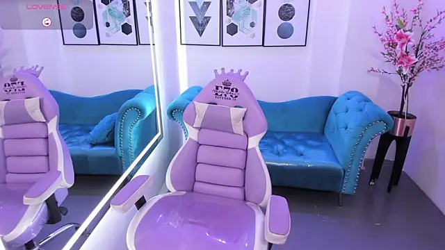 Chloe meoww online show from 15, 4, 2026