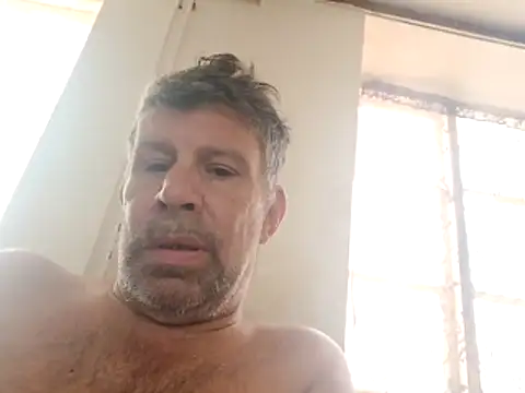 Snapshot of stud2512 chatting on 4, 6, 2026 stud2512 online show from 4, 6, 2026