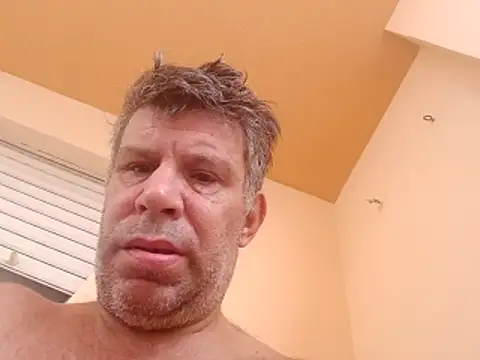 Snapshot of stud2512 chatting on 19, 6, 2026 stud2512 online show from 19, 6, 2026