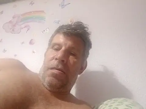 Snapshot of stud2512 chatting on 19, 6, 2026 stud2512 online show from 19, 6, 2026