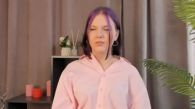 Snapshot of OllieLirette chatting on 28, 2, 2026 OllieLirette online show from 28, 2, 2026