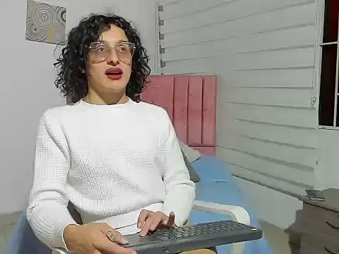 Snapshot of Maverick_angel chatting on 13, 4, 2026 Maverick angel online show from 13, 4, 2026