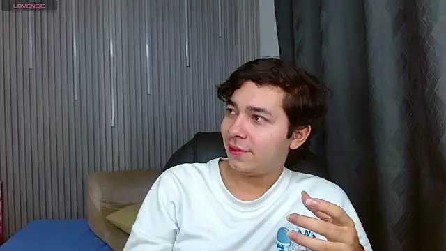 Snapshot of Julian_Smith21 chatting on 15, 6, 2026 Julian Smith21 online show from 15, 6, 2026