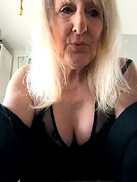 Heidiblueeyes online show from 31, 3, 2026