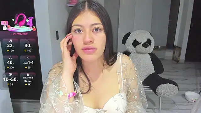 Snapshot of LovelyLoren333 chatting on 25, 2, 2026 LovelyLoren333 online show from 25, 2, 2026