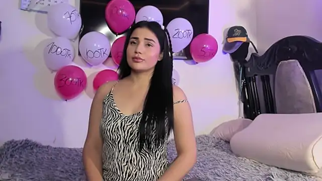 Snapshot of angelique_dubois chatting on 3, 3, 2026 angelique dubois online show from 3, 3, 2026