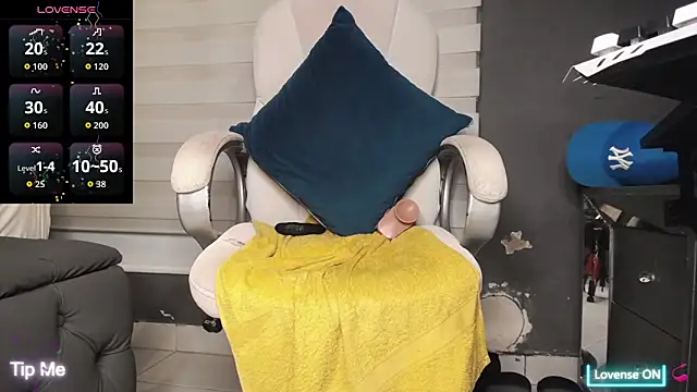 Snapshot of dirty_27cms chatting on 23, 11, 2025 dirty 27cms online show from 23, 11, 2025