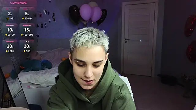 LuxuryLoverss online show from 25, 3, 2026