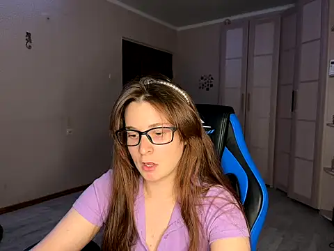 HotEmilia online show from 11, 4, 2026