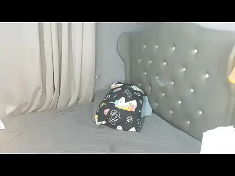 Ela Rossie online show from 5, 4, 2026