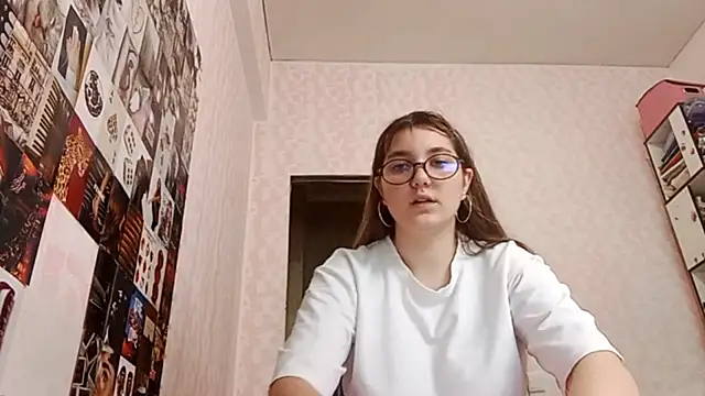 Snapshot of JanineThielman chatting on 5, 7, 2026 JanineThielman online show from 5, 7, 2026