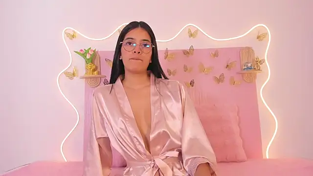 Isaa-queen online show from 5, 4, 2026