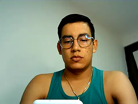 Snapshot of Noahfox19 chatting on 18, 3, 2026 Noahfox19 online show from 18, 3, 2026