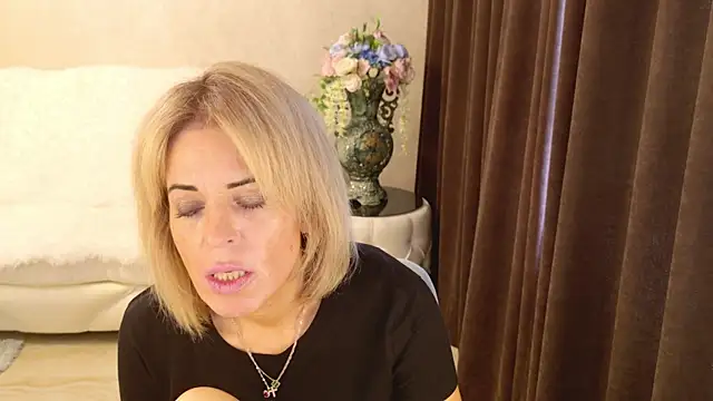 Snapshot of NellyBloom chatting on 17, 7, 2026 NellyBloom online show from 17, 7, 2026