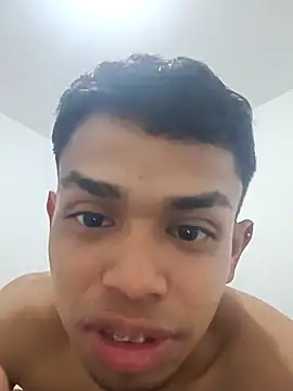 Snapshot of Lluviadeorohd chatting on 27, 2, 2026 Lluviadeorohd online show from 27, 2, 2026