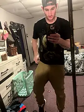 Aarondeweese27 online show from 24, 2, 2026