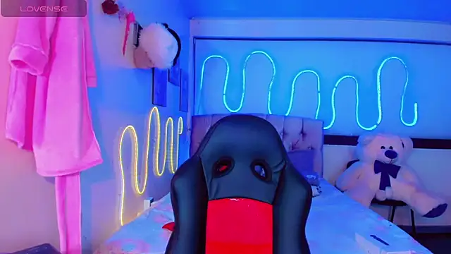 Snapshot of Alisson_Taylor_1 chatting on 25, 2, 2026 Alisson Taylor 1 online show from 25, 2, 2026