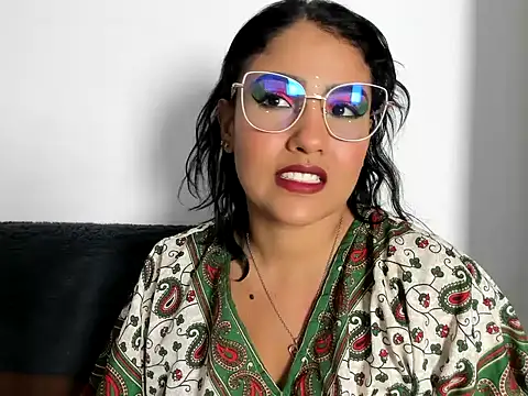 Snapshot of TatyGomez_ chatting on 19, 5, 2026 TatyGomez online show from 19, 5, 2026