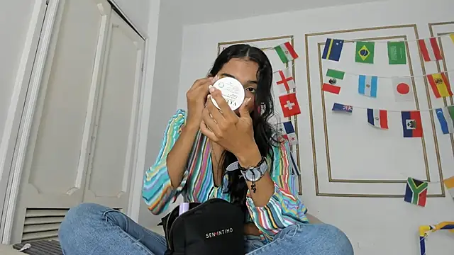Snapshot of emily_gaviria1 chatting on 29, 6, 2026 emily gaviria1 online show from 29, 6, 2026