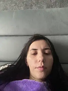 Oliviya smiley  online show from 27, 2, 2026