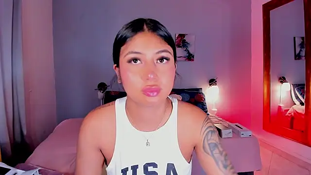 Snapshot of KimTaylorW chatting on 17, 7, 2026 KimTaylorW online show from 17, 7, 2026
