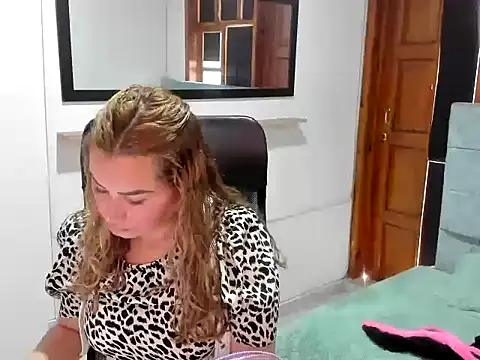 Snapshot of Julieta_star_ chatting on 3, 3, 2026 Julieta star online show from 3, 3, 2026