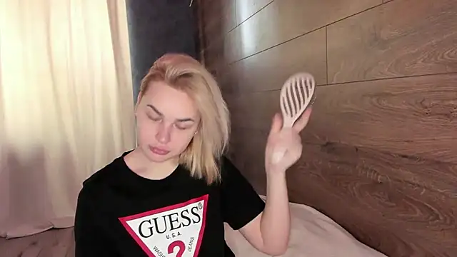 AmmyLuu online show from 19, 4, 2026