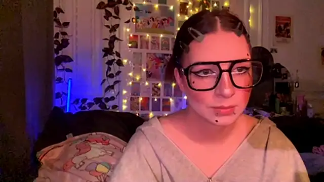 Snapshot of moonvampiq chatting on 25, 2, 2026 moonvampiq online show from 25, 2, 2026