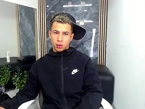 Hollmanhot online show from 15, 4, 2026