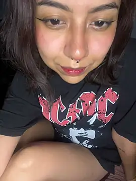 kiss-Me01 online show from 26, 5, 2026