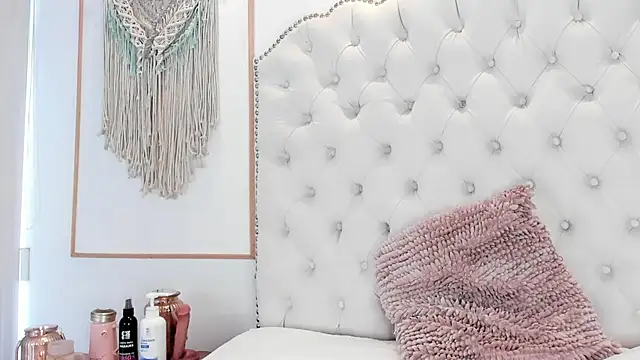 Sara funy online show from 12, 3, 2026