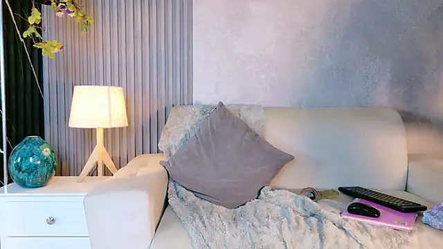 Jazmiin Evans online show from 27, 2, 2026