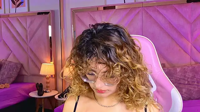 emilyjonesss  online show from 6, 4, 2026