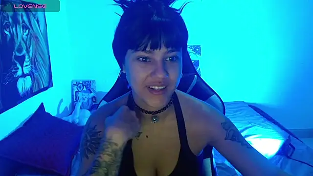 Snapshot of Divinejewel69 chatting on 8, 7, 2026 Divinejewel69 online show from 8, 7, 2026