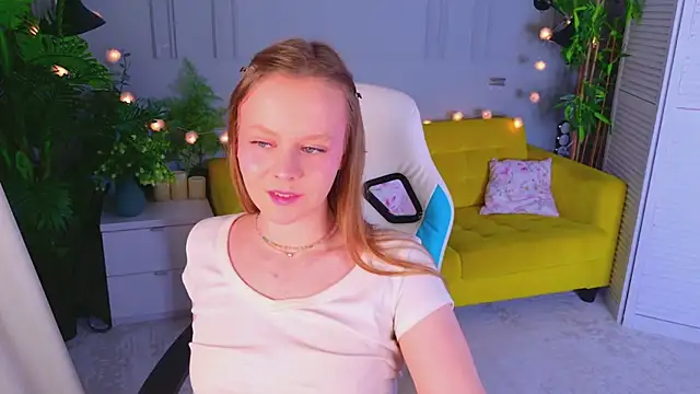 Sophie Peach  online show from 26, 5, 2026