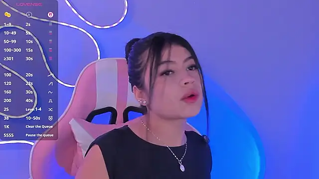 miacapone online show from 4, 3, 2026