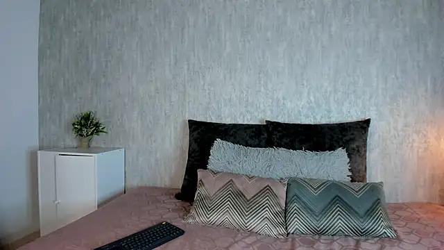 Lore evans online show from 24, 3, 2026