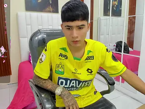 Snapshot of Thiago_collinss chatting on 25, 4, 2026 Thiago collinss online show from 25, 4, 2026