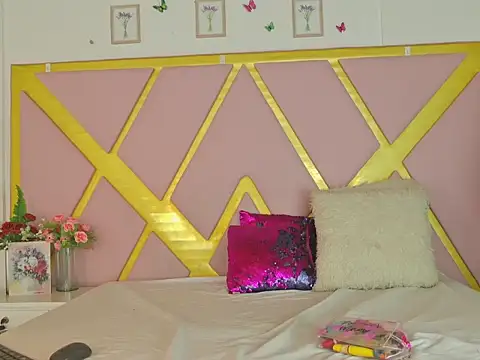 TiffannyValentine online show from 10, 4, 2026