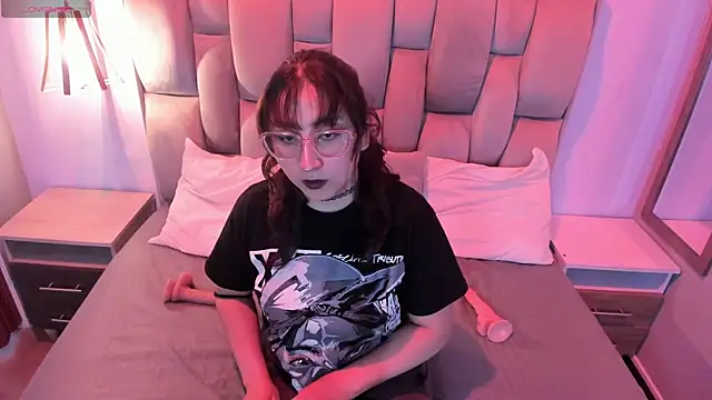 Snapshot of Maddie-LesYoux chatting on 14, 3, 2026 Maddie-LesYoux online show from 14, 3, 2026