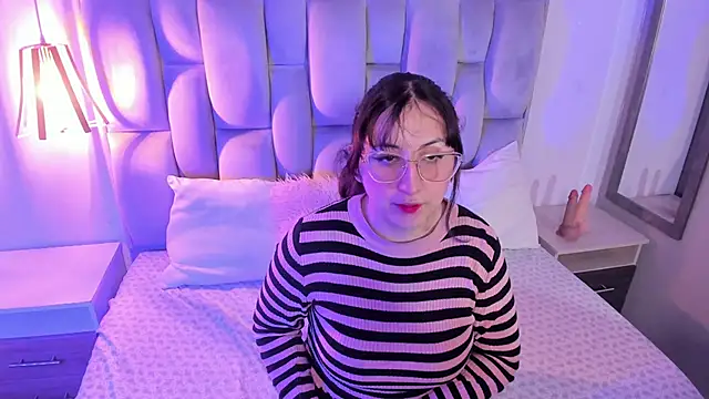 Snapshot of Maddie-LesYoux chatting on 31, 3, 2026 Maddie-LesYoux online show from 31, 3, 2026