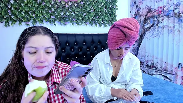 valeria and zoe online show from 25, 5, 2026