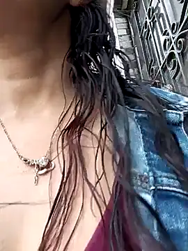 celeste kiss  online show from 4, 4, 2026