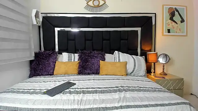 Tiana moon online show from 6, 4, 2026