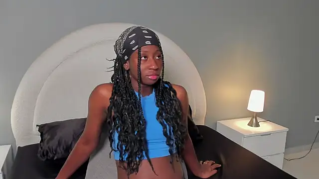 zoepinkett online show from 30, 3, 2026