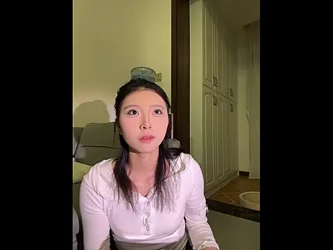 Y--F--LOVE online show from 3, 3, 2026