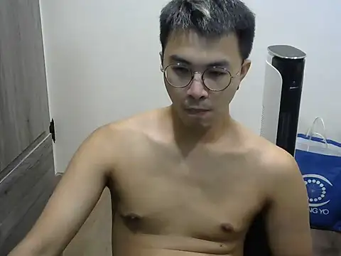 Snapshot of silverwolfwoof chatting on 9, 6, 2026 silverwolfwoof online show from 9, 6, 2026