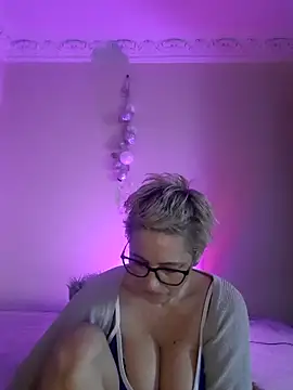 LunaBlaise online show from 31, 3, 2026