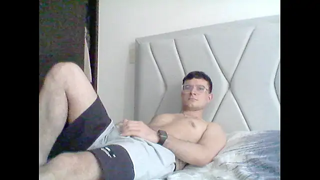 Snapshot of kamiloo1398 chatting on 26, 2, 2026 kamiloo1398 online show from 26, 2, 2026