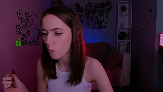 Snapshot of chloe_ley chatting on 11, 5, 2026 chloe ley online show from 11, 5, 2026